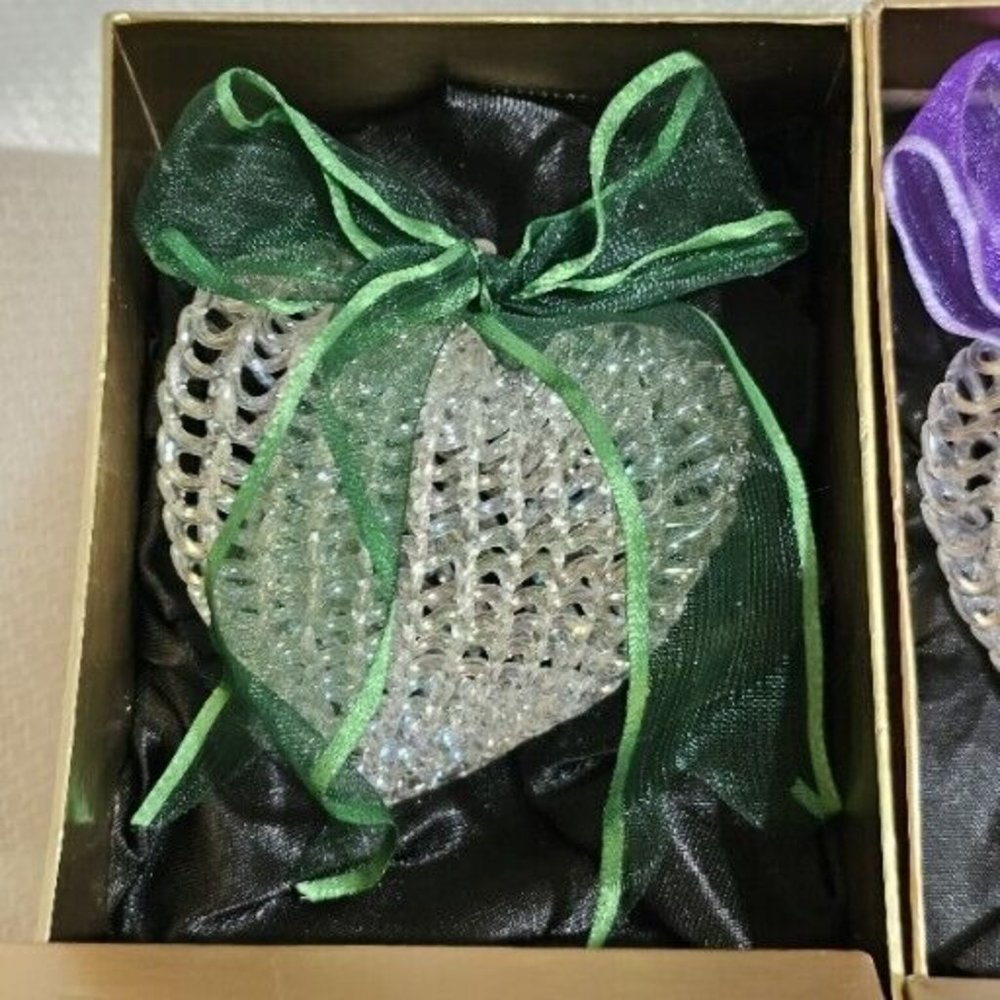 Set of 4 Handblown Spun Glass Heart Ornament w Ribbon Bows 3" Holiday elegance - Picture 4 of 5